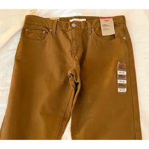 Levis Pants Womens Size 29 Brown Mid Rise Straight Twill Cotton 5 Pocket NWT thumbnail 4