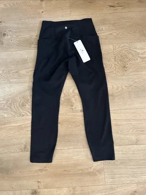 Crz yoga Butterluxe Pocket Legging 21” Black Capri, Size Medium, NWT thumbnail 5