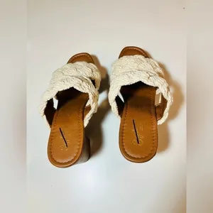 Anthropologie Seychelles Smoke Show Heels Size 7 NWOT $119 thumbnail 4