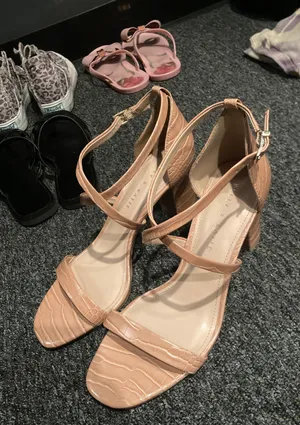 Kelly And Katie Beautiful Blush Pink Heels thumbnail 2