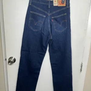 NWT Levi’s Ribcage Straight Ankle Button Fly Distressed Jeans‎ 27x27” Dark Blue thumbnail 2