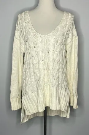 Forever 21- Off White V-Neck Cable Knit Sweater thumbnail 1