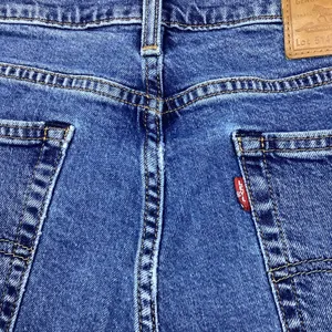 Levi’s 514 Medium Wash Men’s Straight Leg Jeans 30 x 34 Fair Condition thumbnail 7