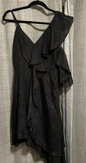 Black dress thumbnail 1