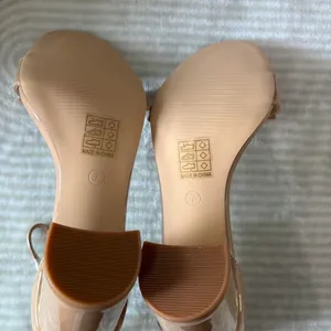 & Other Stories Tan Patent Leather Block Heels thumbnail 5