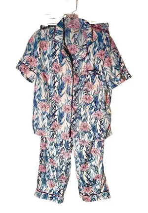 Cynthia Rowley Tropical Floral Pajamas S 2 Pc Capris Button Up Top Short Sleeves thumbnail 1