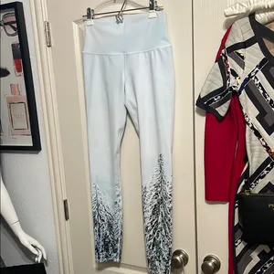 ALO Yoga High Waist Winter Tree Airbrush Leggings Athleisure Cozycore Cabincore thumbnail 2