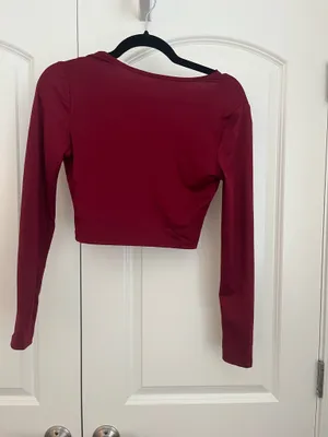 Going out top Red thumbnail 3