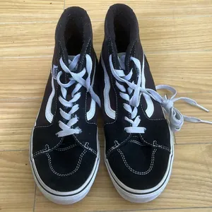 Vans Black and White Sk8-Hi Sneakers Women's Size 7.5 High Top Streetwear Suede thumbnail 4