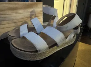 Time & Tru Platform Sandals thumbnail 1
