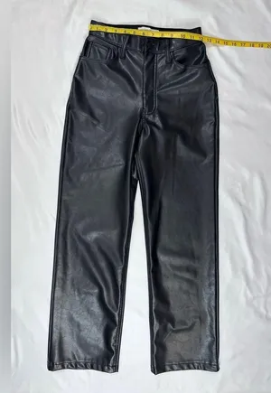 Abercrombie & Fitch Vegan Leather 90s Straight Pant Curve Love - Black - 24/00 thumbnail 9