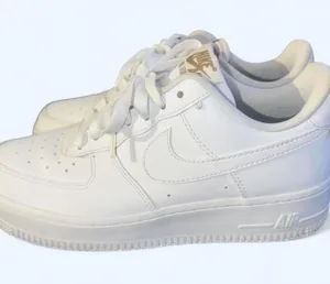 Nike Air Force Size 7.5 thumbnail 1