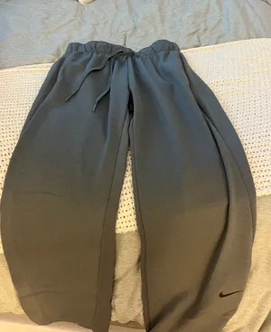 Nike sweatpants thumbnail 2