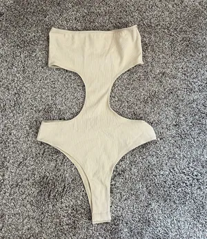 Edikted Bodysuit Cut-Out thumbnail 2