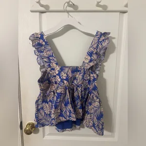 Will not take lessNWOT Anthropologie By Together Blue and Pink Leaf Print Blouse thumbnail 6