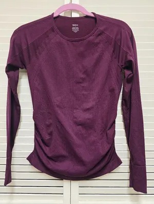 Quince Seamless Size S Ruched Long Sleeve Athletic Top in Plum thumbnail 5