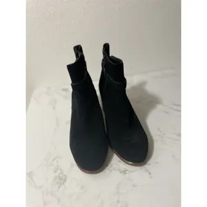 Gianni Bini Ankle Boots Womens 6.5 Black Suede Leather Buckle Block Heel Booties thumbnail 4