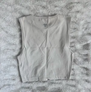 Aritzia White Sleeveless Crop Tank thumbnail 4