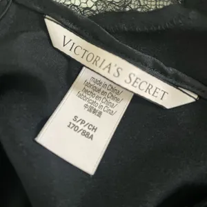 Victoria's Secret Black Lace Chemise thumbnail 4