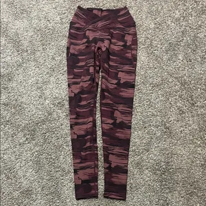 Alphalete Surface Power Pink/Purple Camo‎ Leggings Small thumbnail 2