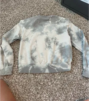 Lululemon crewneck thumbnail 3