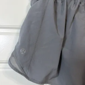 Lululemon Hotty Hot Short II Women 6 Gray Low Rise 2.5 Inseam Mesh Venting thumbnail 7