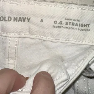Old Navy High Rise OG Straight Jeans Size 8 White‎ Denim Secret Smooth Pockets thumbnail 3
