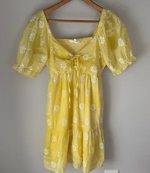 Dee Elly Yellow White Daisy Smocked Puff Sleeve Mini Babydoll Dress thumbnail 1