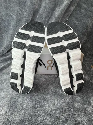 On Cloudswift 4 Black White Women’s 9.5 Running Shoes Sneakers New⁠ thumbnail 4