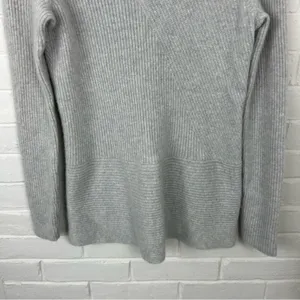 Saks Fifth Avenue Grey Ribbed Cashmere Knit Sweater Size M thumbnail 5