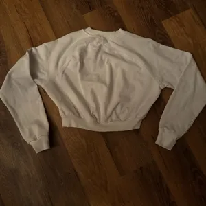 Gymshark w/Embroidered Logo Cropped S White Sweat Shirt thumbnail 3