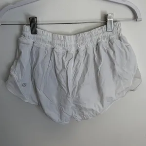 Lululemon Hotty Hot Short II 2.5" size 6 thumbnail 3