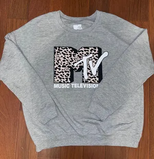 MTV Cheetah Print Long Sleve/Crew Neck thumbnail 1