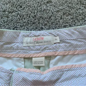 J. Crew 100% Cotton Chino Shorts Light Green Size 2 thumbnail 3
