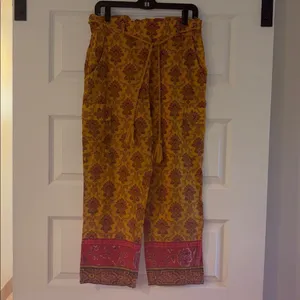 Sundance Vibrant Reef Cargo Capri Pants thumbnail 2