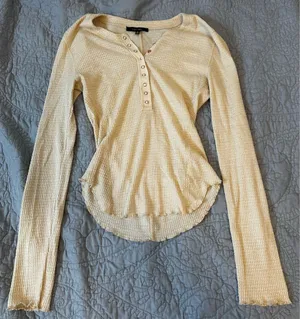 Boutique Top thumbnail 2