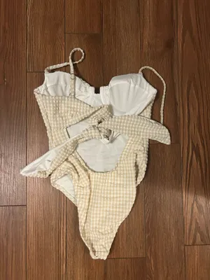 Dippin Daisy’s One-Piece thumbnail 2
