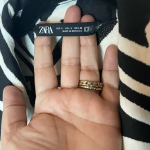 Zara Monochrome Patterned Top thumbnail 3