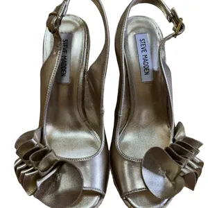 Steve Madden Gold Metallic Wedge Sandals Women's 6.5 BNWOT Dress Summer Shoes thumbnail 8