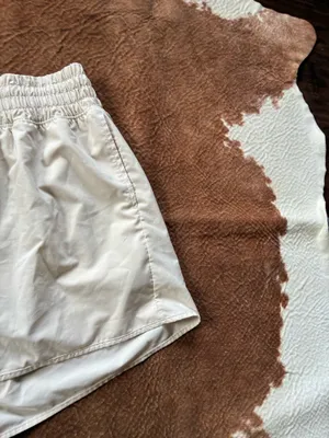 Aerie real good mid rise cream colored athletic shorts size medium No flaws thumbnail 2