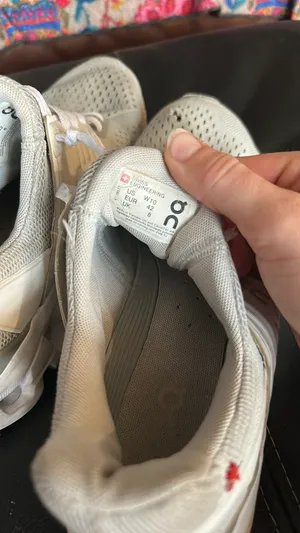 On Cloud Shoes thumbnail 5