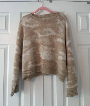American Eagle Sweater thumbnail 1