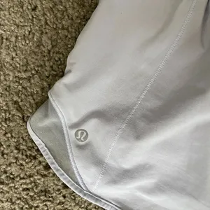 Lululemon Hotty Hot Low-Rise Lined Short 4" Serene Blue thumbnail 5
