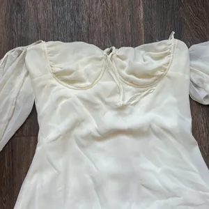 House of CB BABY DOLL DRESS IN IVORY thumbnail 3