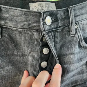 Free People We The Free Black Button Fly Denim Shorts Size 27 thumbnail 4