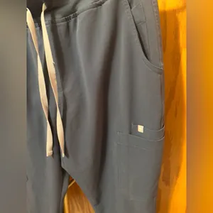 FIGS Technical Collection Women's Kade Scrub Pants Size‎ L Navy Blue Drawstring thumbnail 3