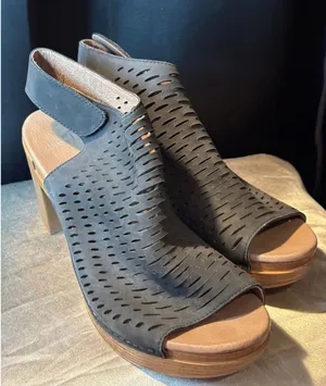 Dansko Joanie Gray Perforated Leather Slingback Platform Sandals Clogs Size 41 thumbnail 1