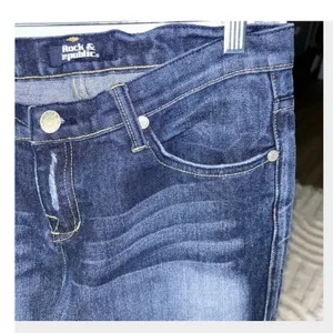 Rock‎ & Republic Womens Jeans Sz 30 Flare Wide Boot Cut Leg Low Rise Dark Wash thumbnail 4