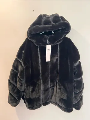 NWT Alo Yoga Knockout Faux Fur Hooded Oversized Jacket Black Size Small thumbnail 4