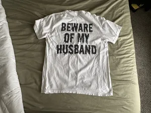 Hubs & Hers Women’s Graphic Halloween Edition T-Shirt Beware Of Husband Sz M thumbnail 3
